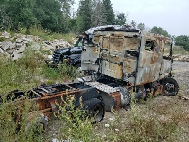 2022 Volvo VN VNL