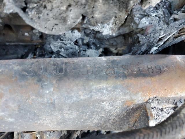 2015 Freightliner Cascadia Semi Truck