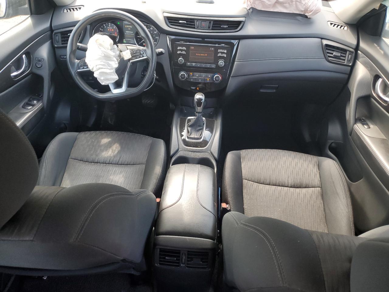 2017 Nissan Rogue sv