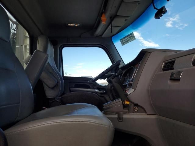2014 Kenworth T680 Semi Truck