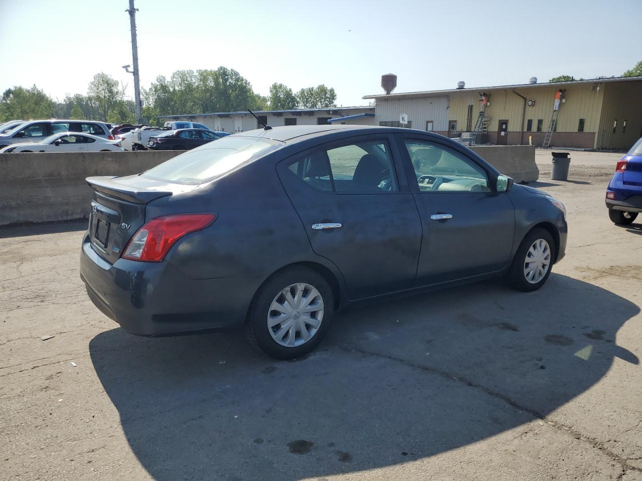 2015 Nissan Versa s