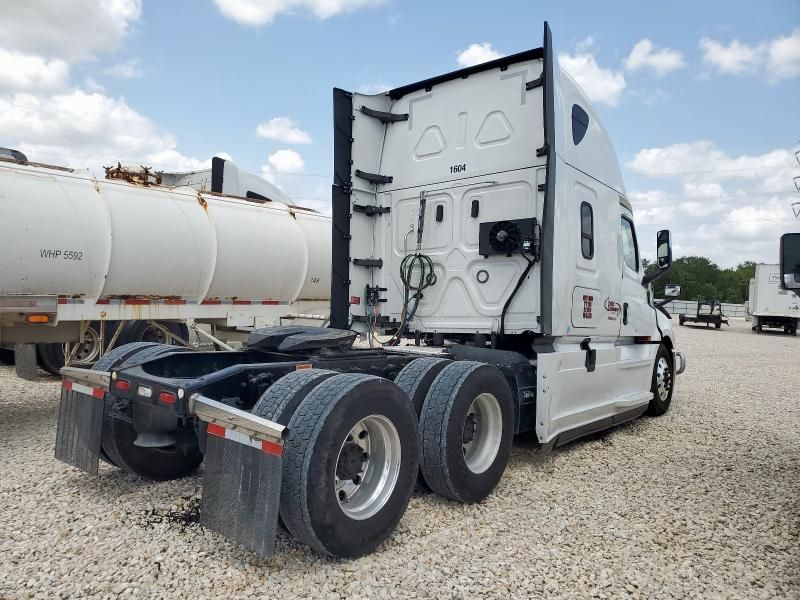 2019 Freightliner Cascadia 126 Semi Truck