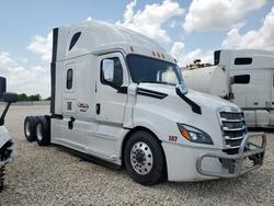 Salvage trucks for sale at New Braunfels, TX auction: 2019 Freightliner Cascadia 126 Semi Truck