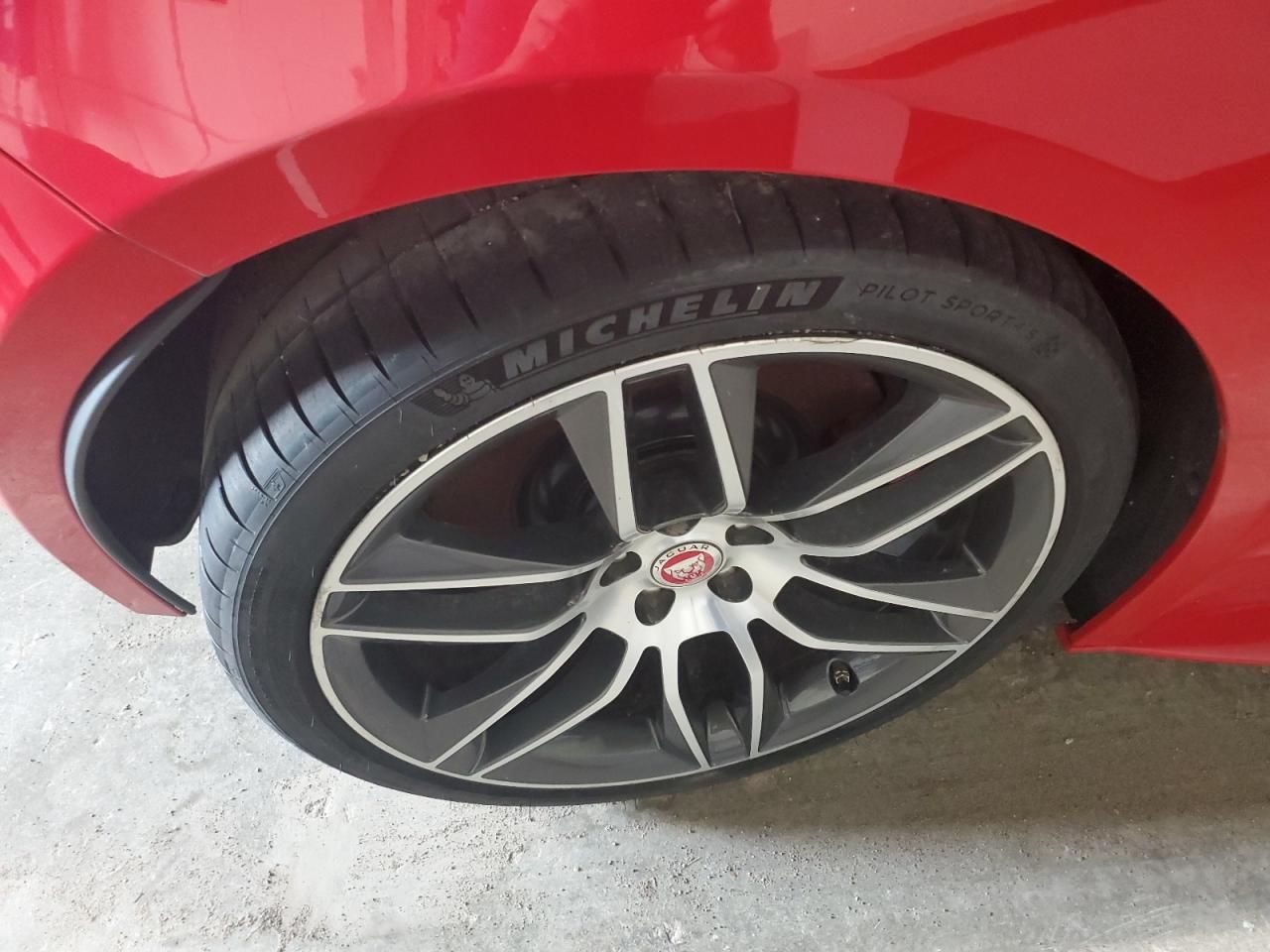 2016 Jaguar F-type r