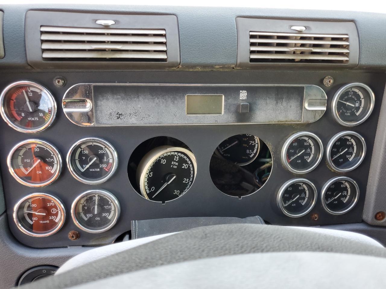 2010 Freightliner Cascadia 125