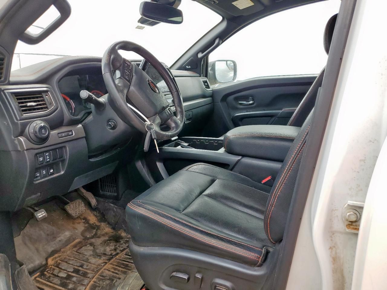 2021 Nissan Titan sv