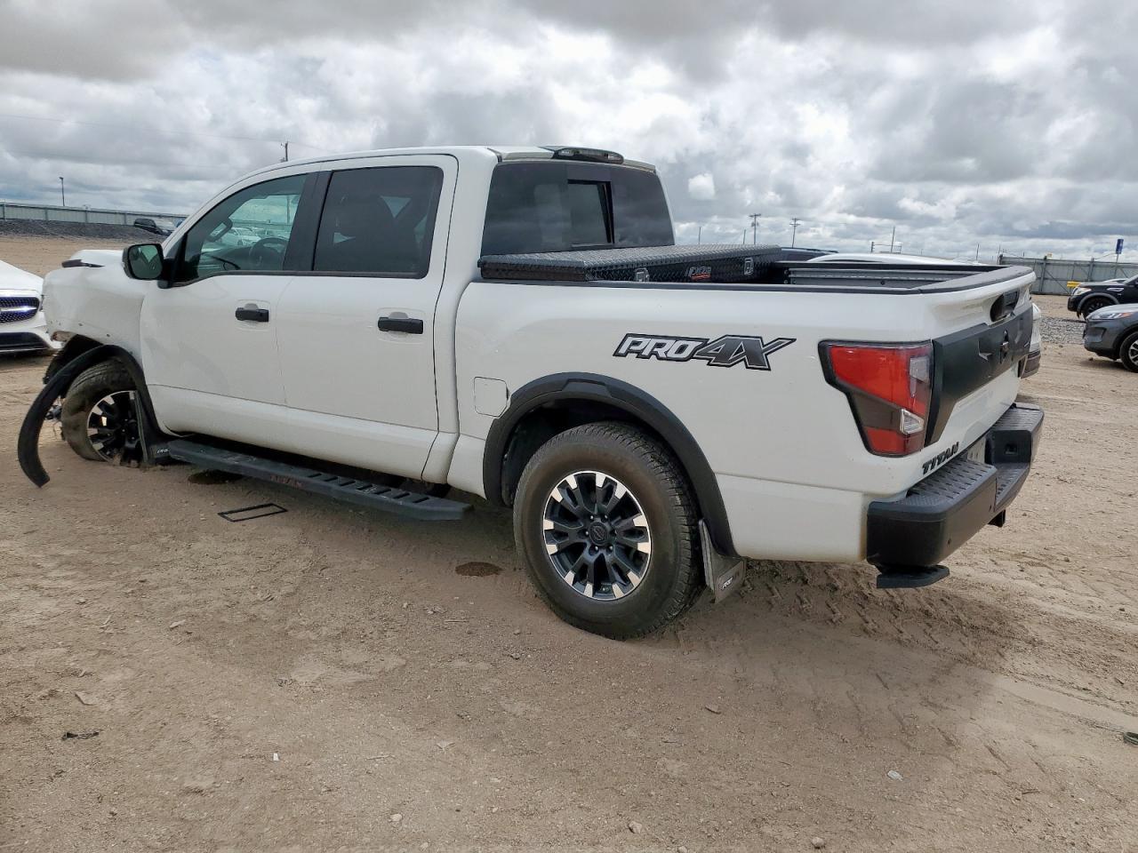 2021 Nissan Titan sv