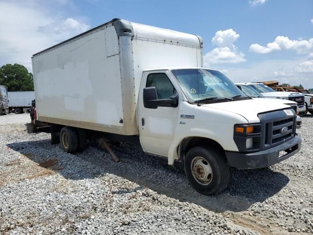 2012 Ford Econoline E350 Super Duty Cutaway Van