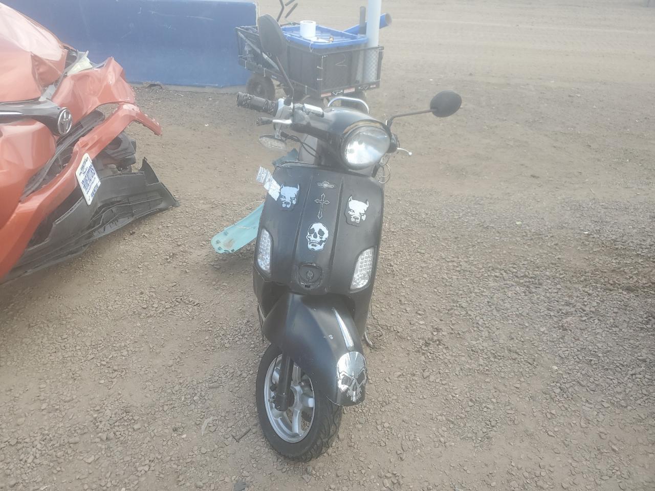 2021 Genuine Scooter Co. Buddy Kick