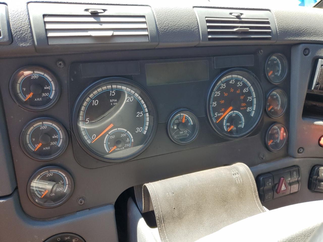2018 Freightliner Cascadia 125 Semi Truck