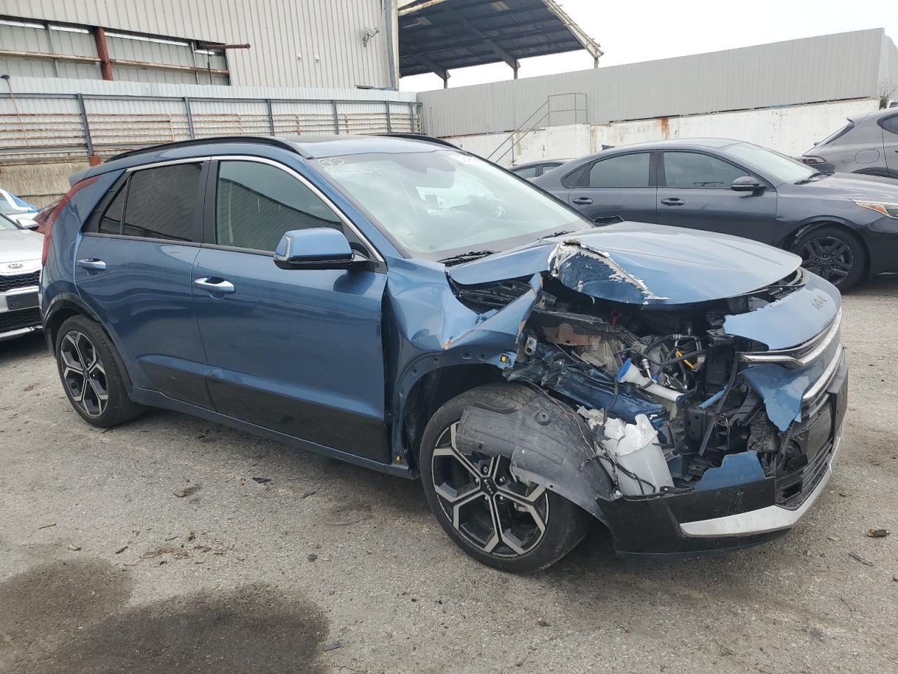 2023 KIA Niro sx