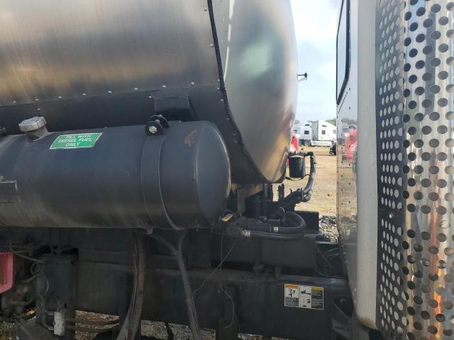 2017 Kenworth T370 OIL Distributor Truck