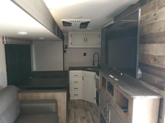 2021 Trailers Stratus Venture