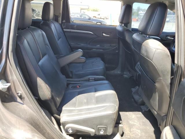 2019 Toyota Highlander SE