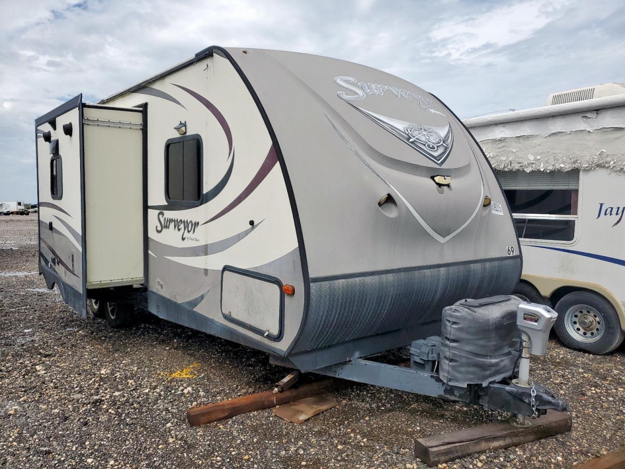 2016 Wildwood Surveryor