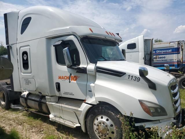 2019 Freightliner Cascadia 126