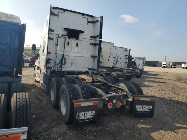 2019 Freightliner Cascadia 125 Semi Truck