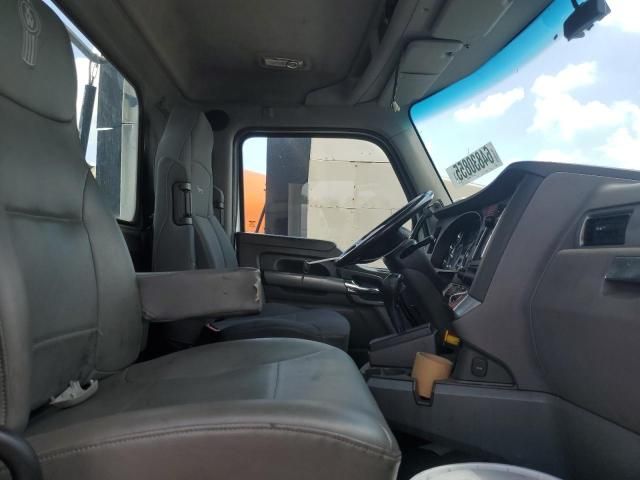 2016 Kenworth T680 Semi Truck