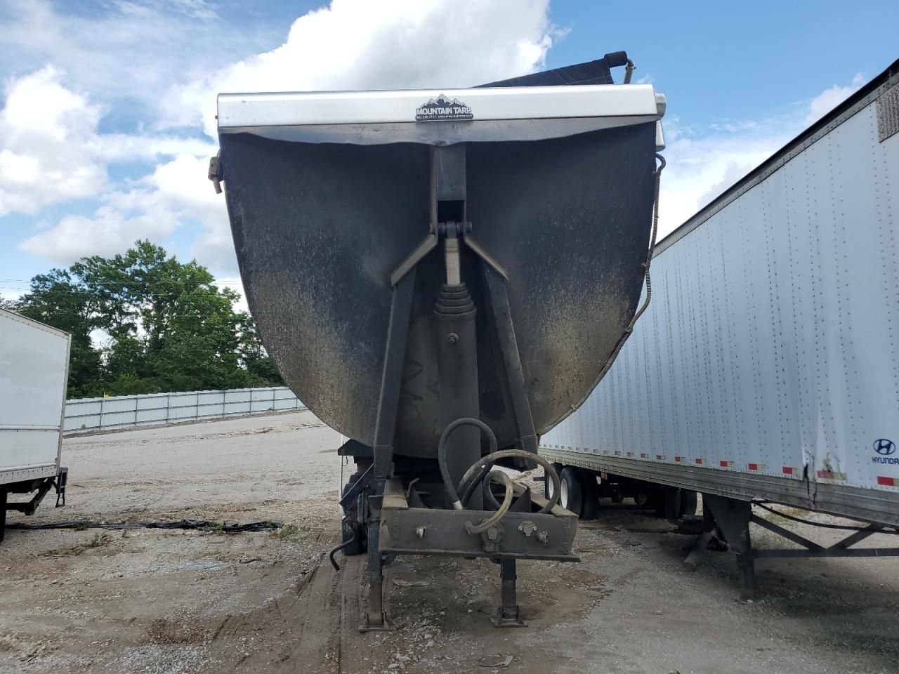 1985 East Manufacturing 2015 East END Dump Trailer