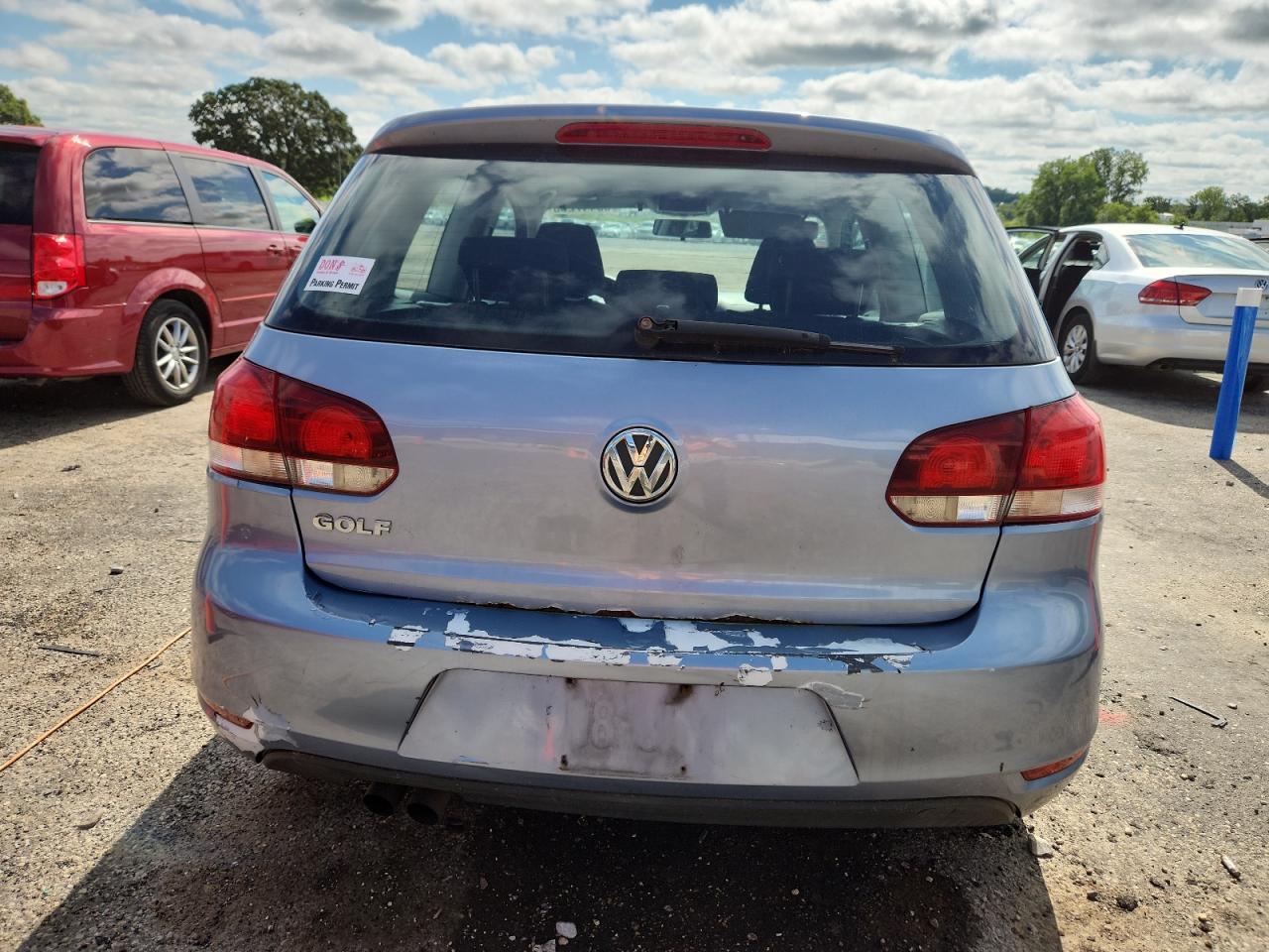 2010 Volkswagen Golf Base / s