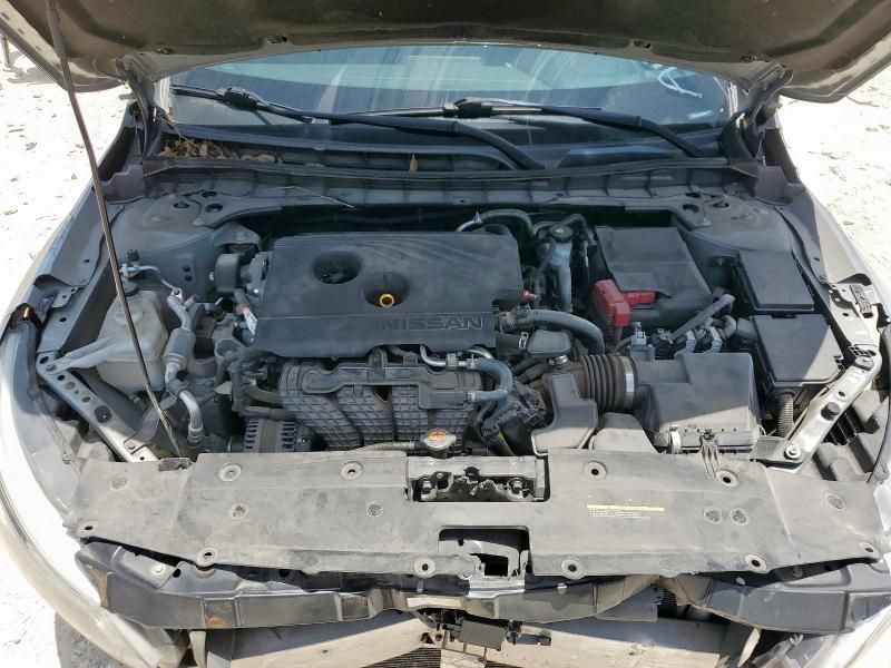 2020 Nissan Altima sr