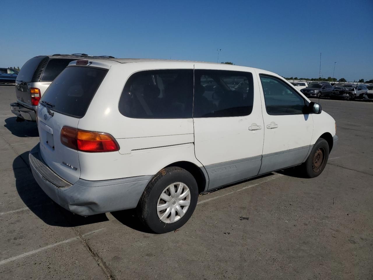 2000 Toyota Sienna ce