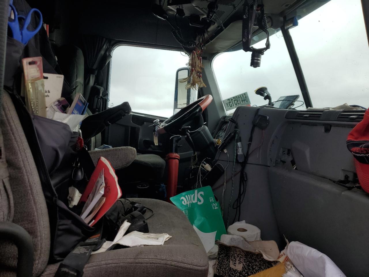 2016 Freigliner 2016 Freightliner Columbia Semi Truck