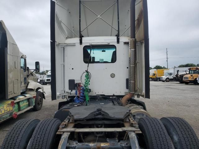 2016 Kenworth T680 Semi Truck