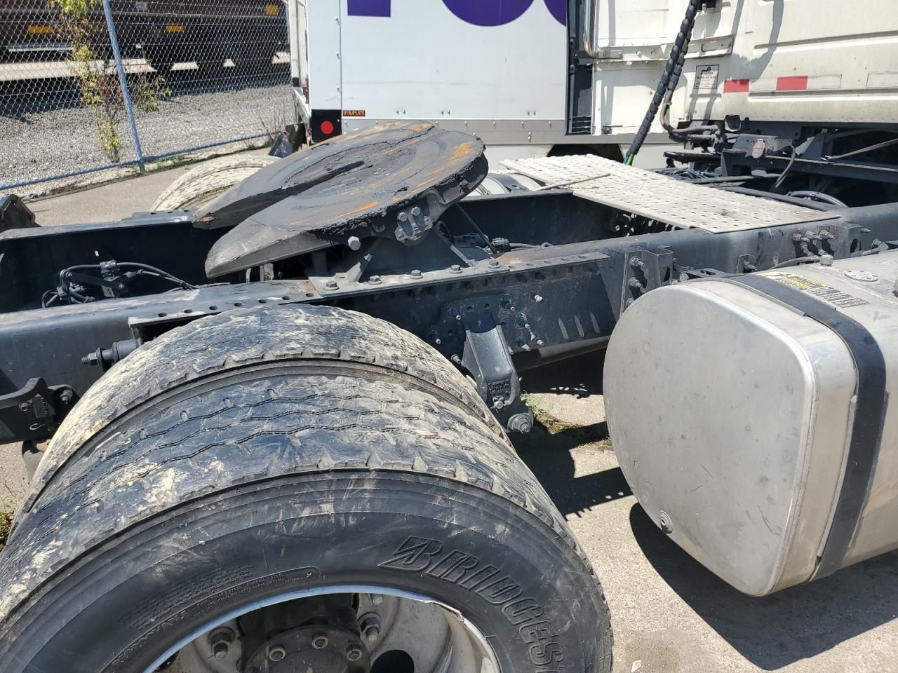 2022 Volvo VNR Semi Truck