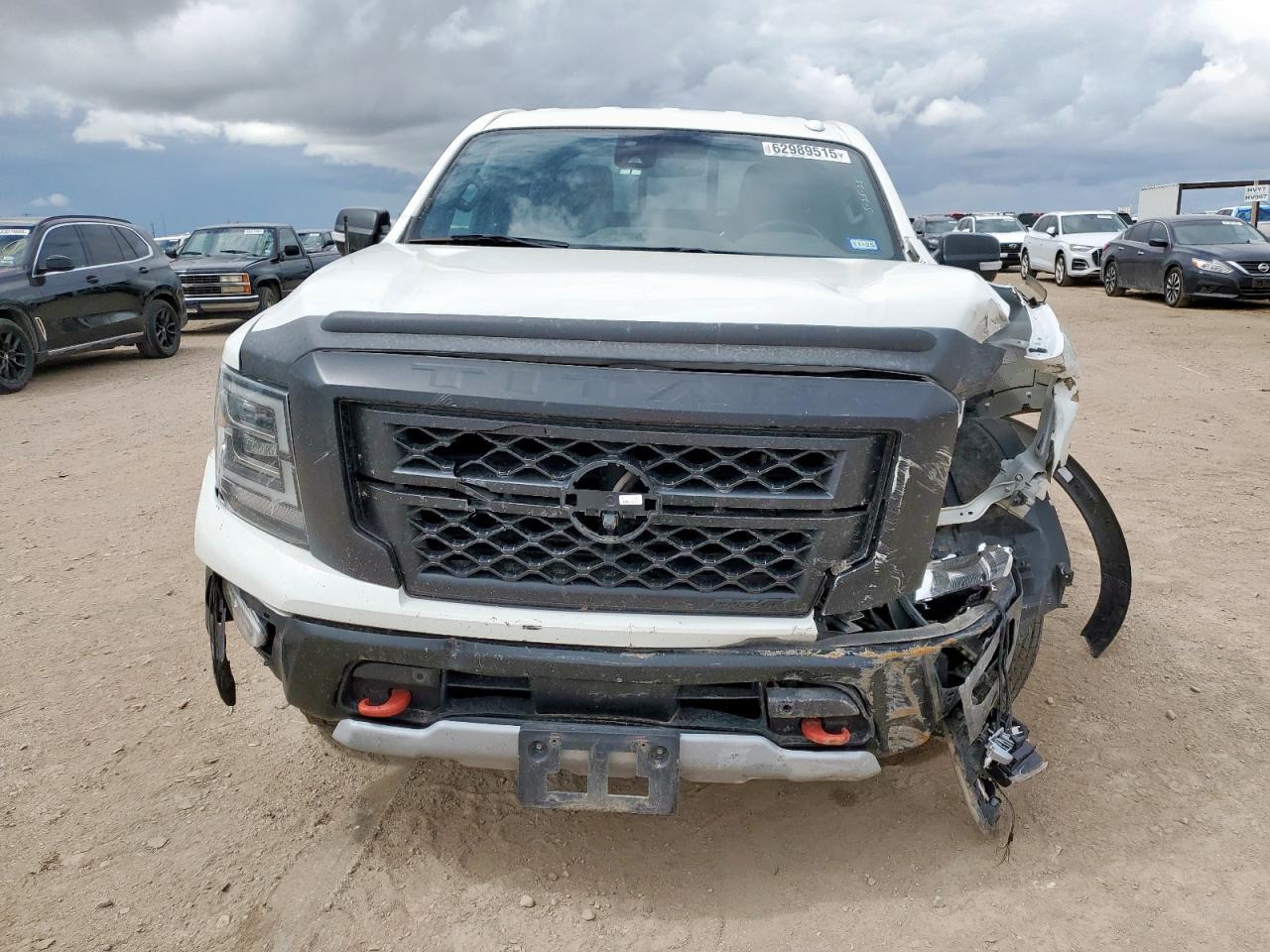 2021 Nissan Titan sv
