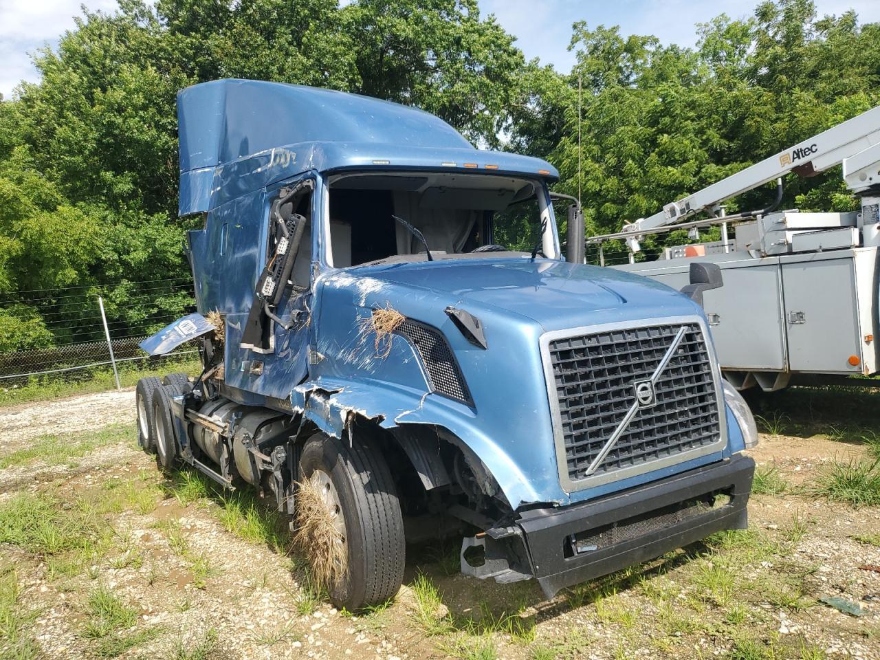 2012 Volvo VNL Semi Truck