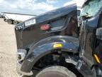 2015 Peterbilt 567 Semi Truck