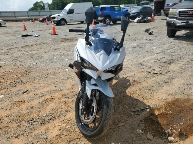 2025 Kawasaki EX500