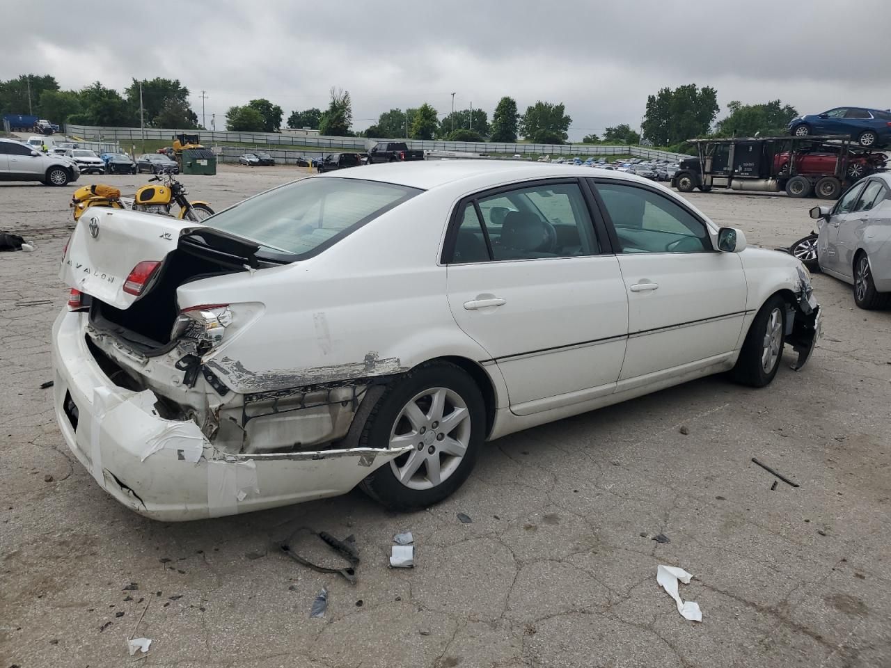 2005 Toyota Avalon xl