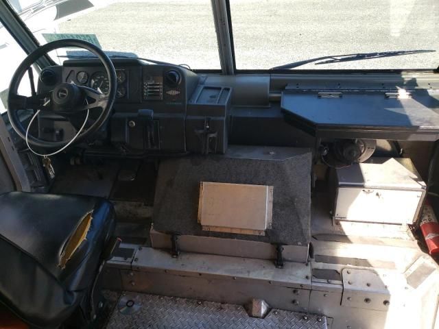2000 Freightliner Chassis M-Trucks Delivery Van