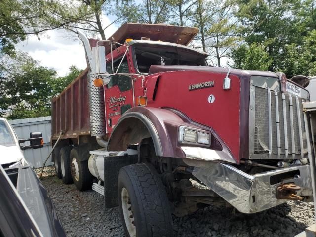 2006 Kenworth T800 Dump Truck