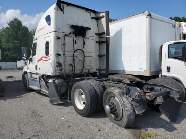 2019 Freightliner Cascadia 125 Semi Truck