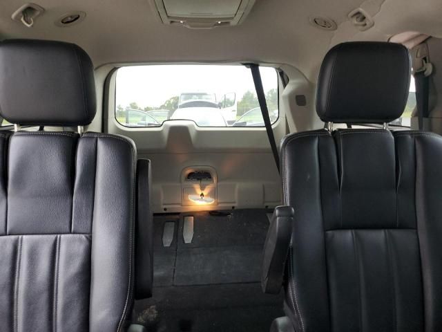 2013 Chrysler Town & Country Touring