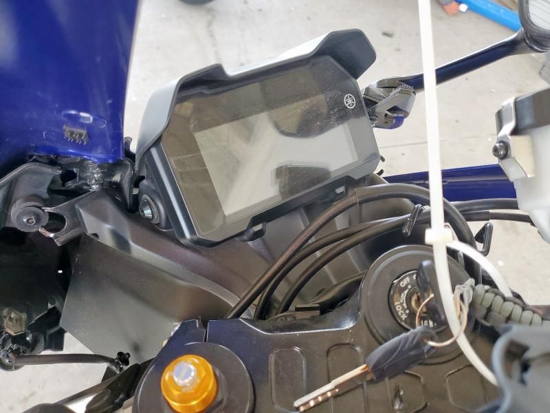 2024 Yamaha YZFR7