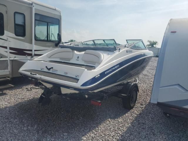 2013 Yamaha Boat