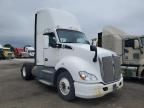 2016 Kenworth T680 Semi Truck
