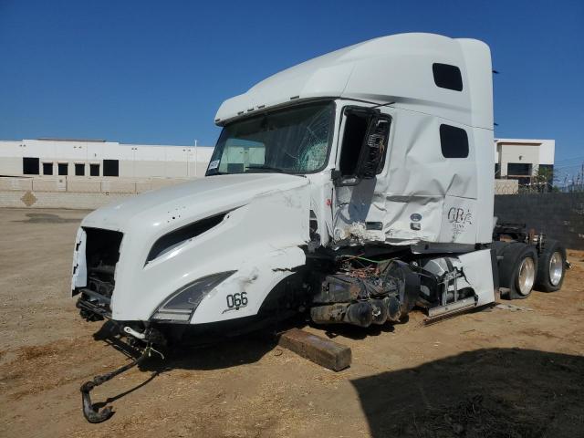 2025 Volvo VN VNL