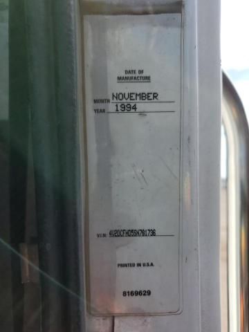 1995 Volvo WX Refuse Truck