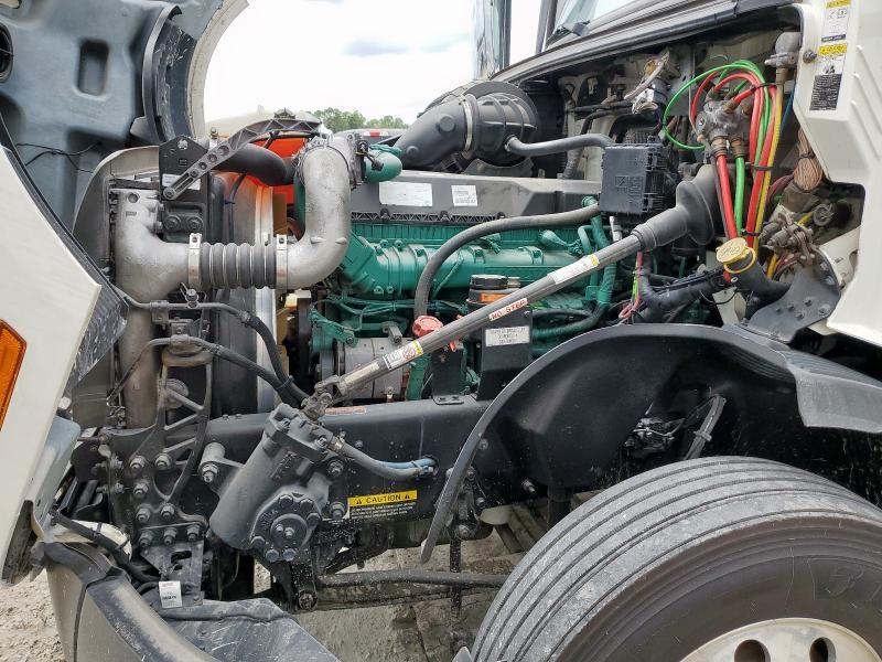 2019 Volvo VNL Semi Truck