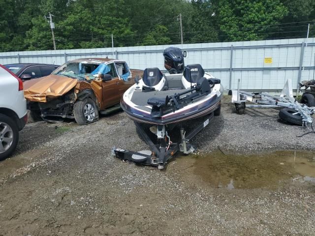 2013 Skeeter Marine Lot