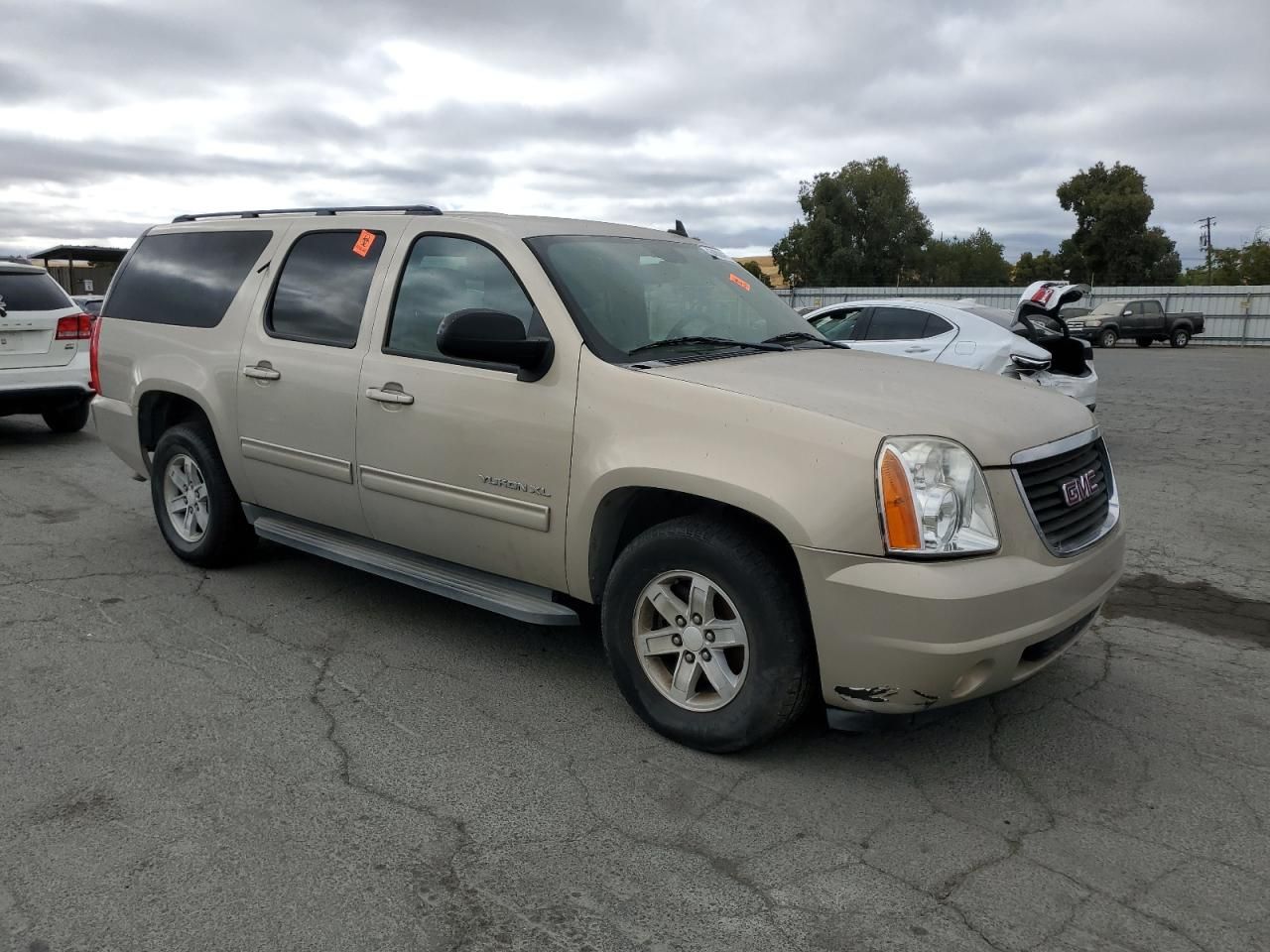 2011 GMC Yukon xl C1500 sle