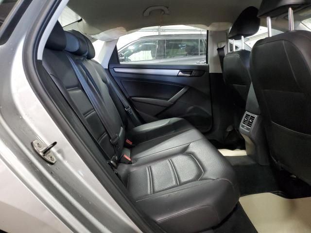 2013 Volkswagen Passat SE