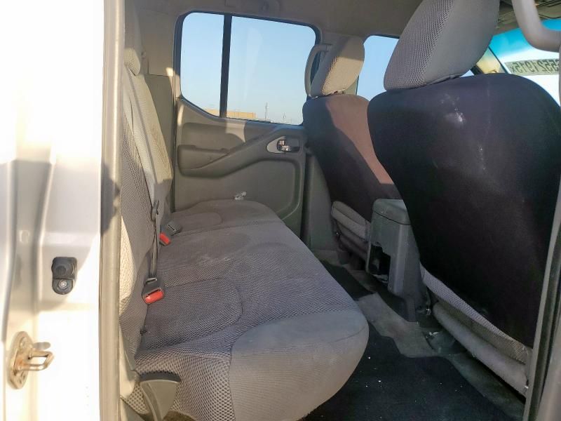2015 Nissan Frontier SV