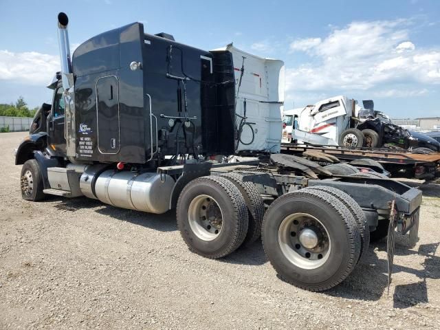 2015 Peterbilt 567 Semi Truck