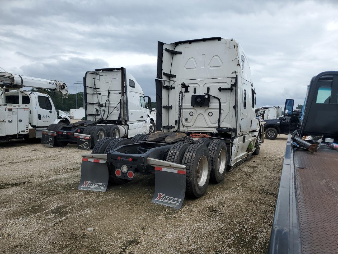 2022 Freigliner 2022 Freightliner Cascadia 126 Semi Truck